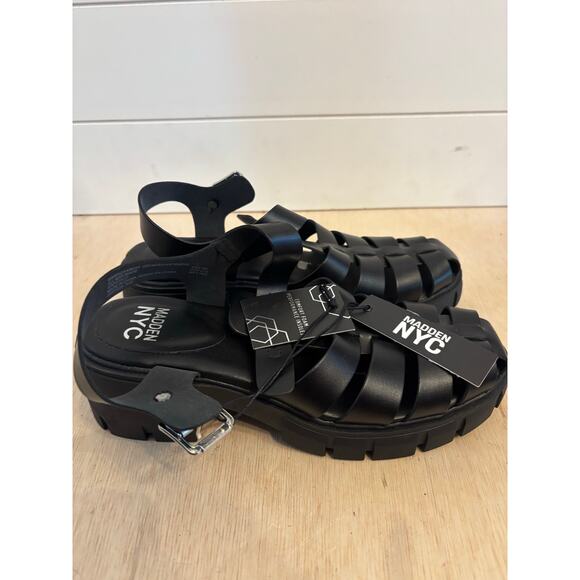 madden nyc Shoes - Madden NYC Women's Fisherman Sandals Foam Insole Chunky Platform Size 9.5 NWOB